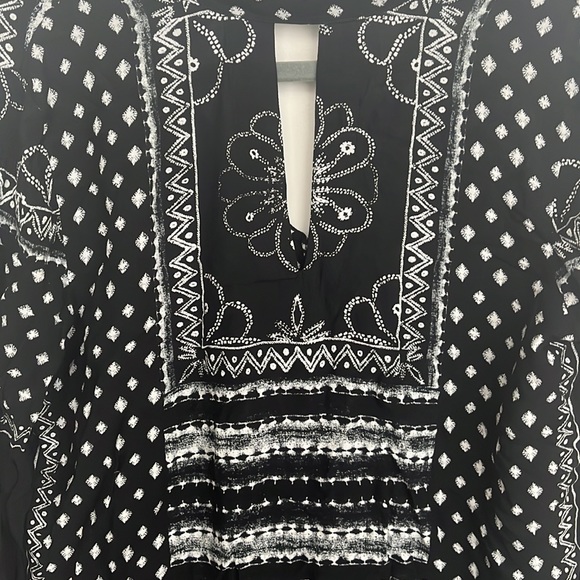 EUC Rip Curl black and white tunic - Picture 2 of 5